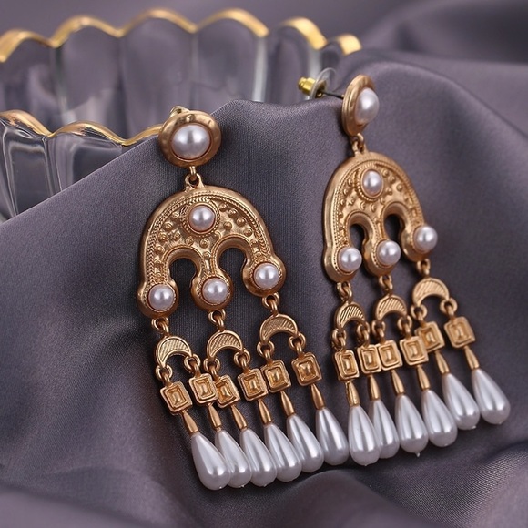 🖤LAST ONE🖤Tassel Dangle Gold Earrings - Picture 6 of 7